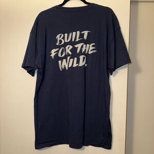 Yeti Navy White Built for the Wild Short Sleeve Graphic Tee Unisex XL EUC